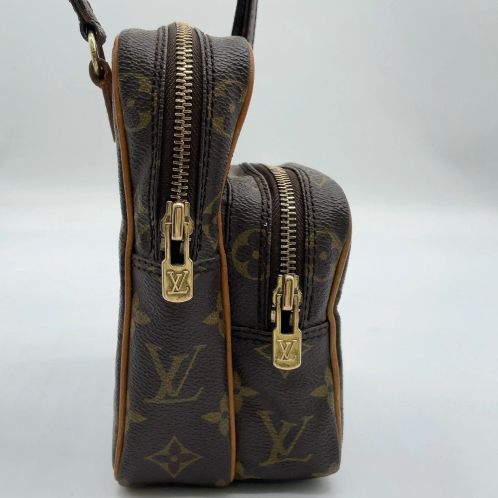 Authentic Louis Vuitton Monogram Amazone Crossbody Bag - Picture 5 of 11